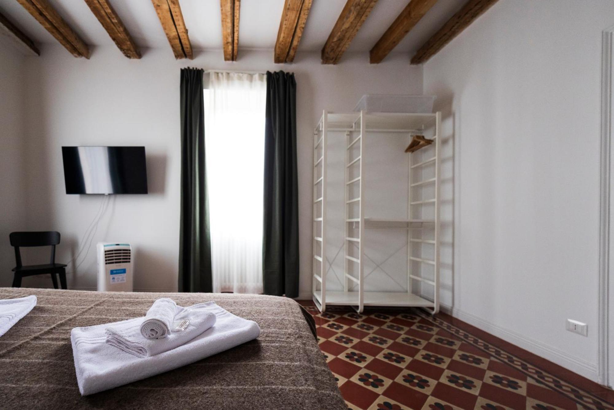 Traditional Italian House - Bergamo Bagian luar foto